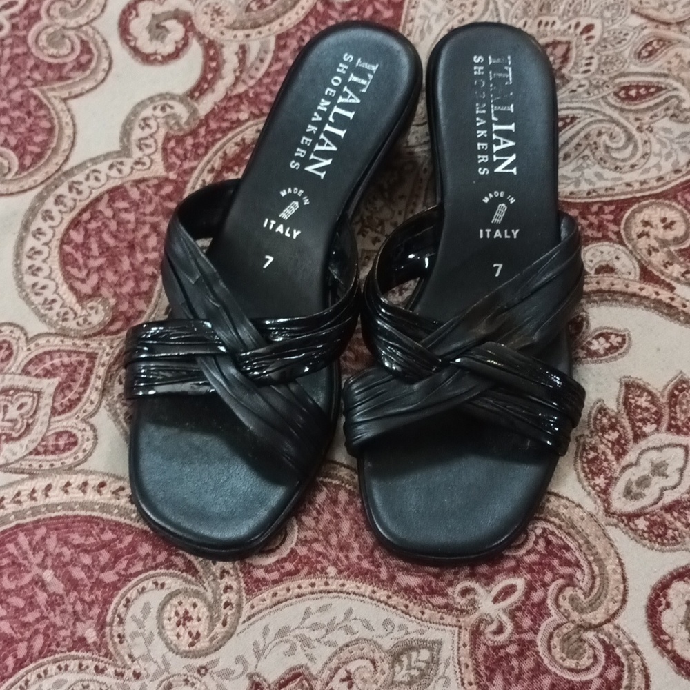 size 7 Italian Shoemakers black wedged sandal - Picture 3 of 17